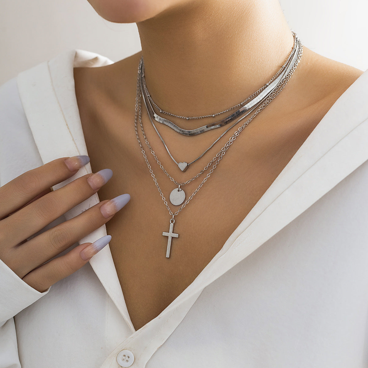 Wholesale Snake bone chain contrasting diamond multi-layer heart-shaped necklace